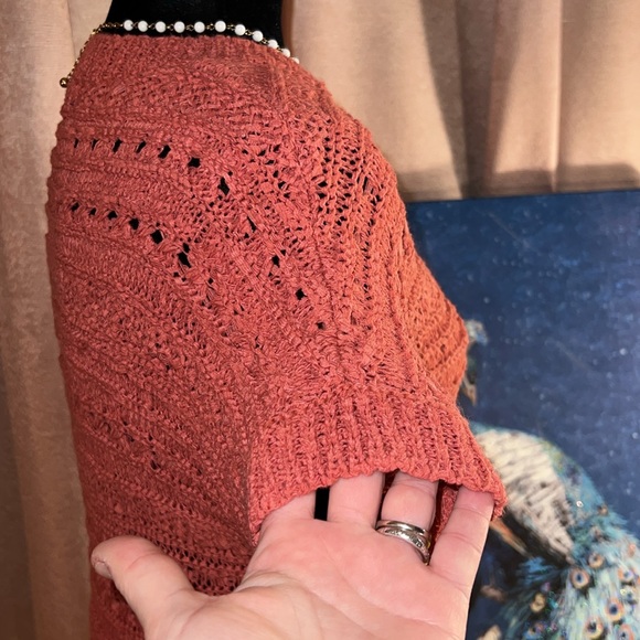 Architect Size PS Short Sleeve Coral Sweater - Picture 5 of 9